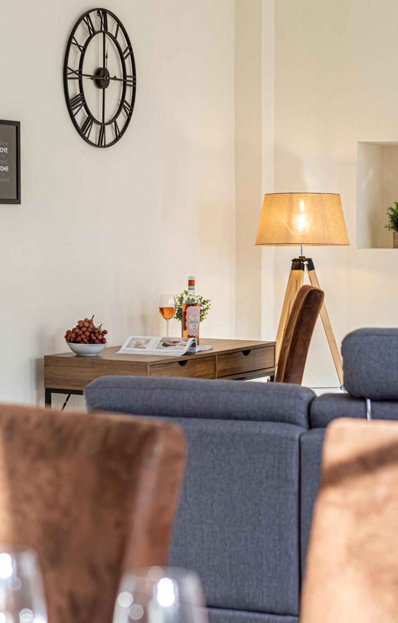 Luxus City Apartment Sauna Balkon Kueche Zentral *